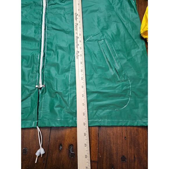 VINTAGE‎ 1984 YONKERS RACEWAY RAIN JACKET - Picture 12 of 12